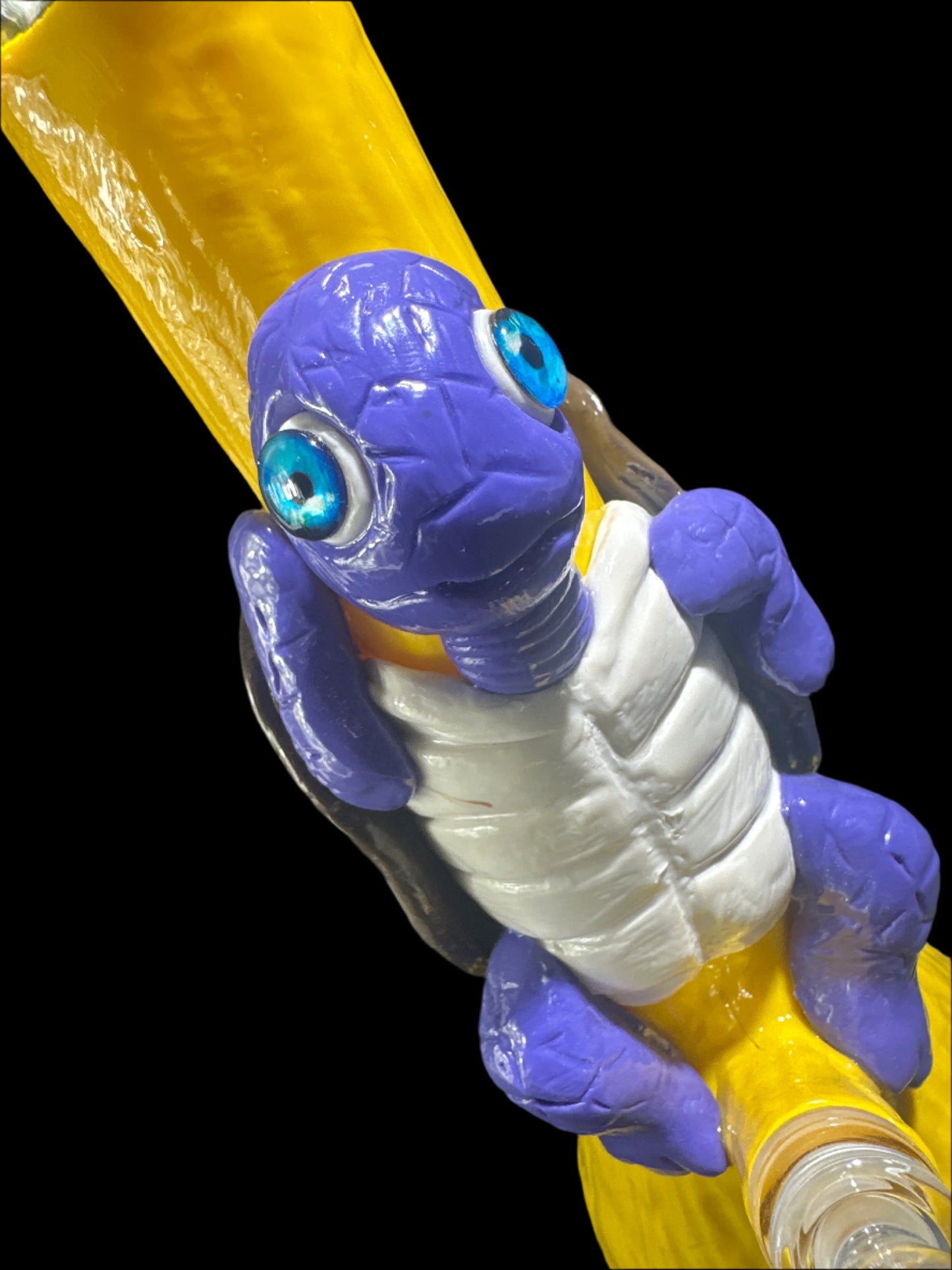 SCULPTED TURTLE GLASS BONG *GLOWS IN THE DARK*