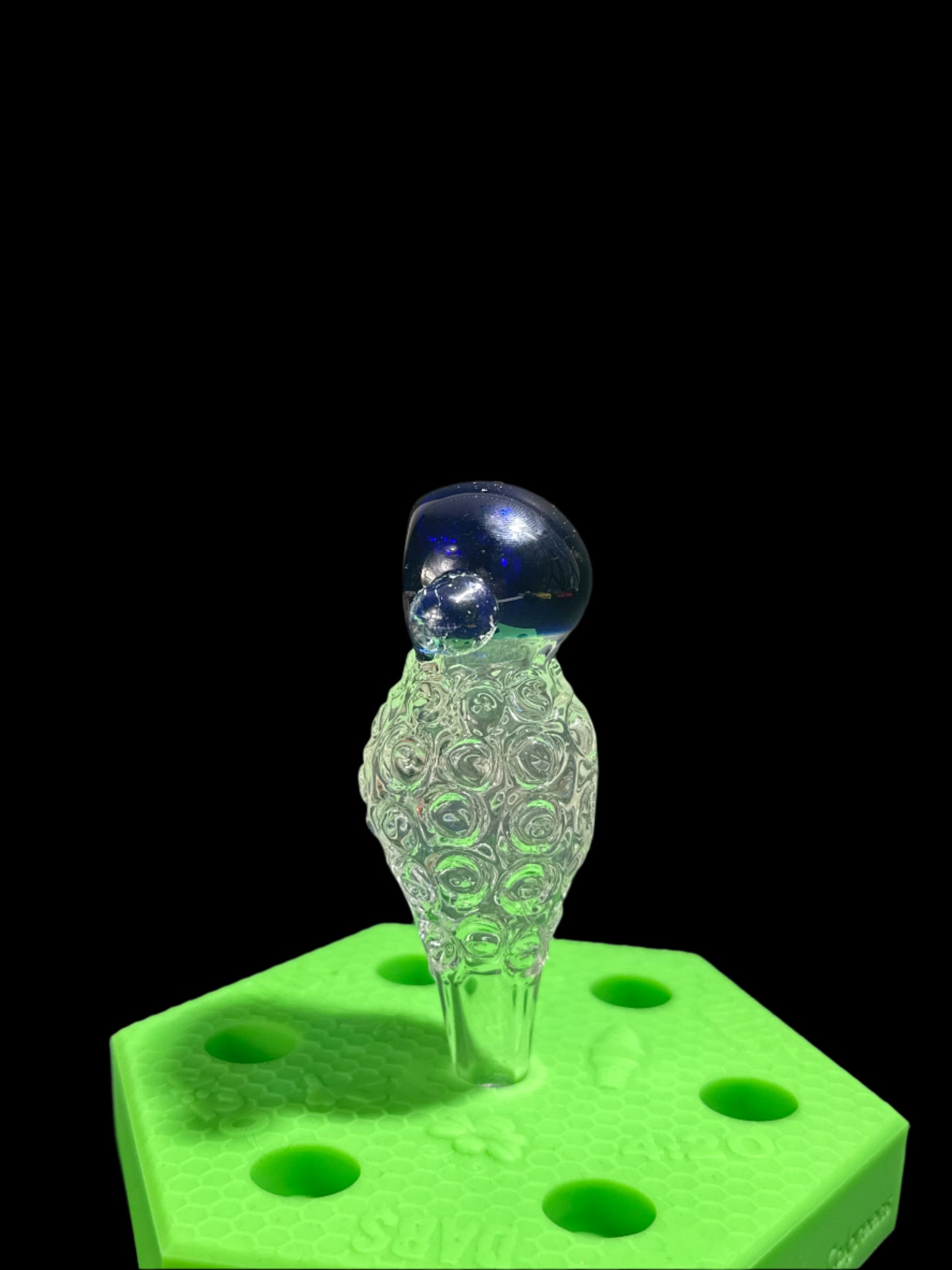 DOTTED GLASS HAND PIPE