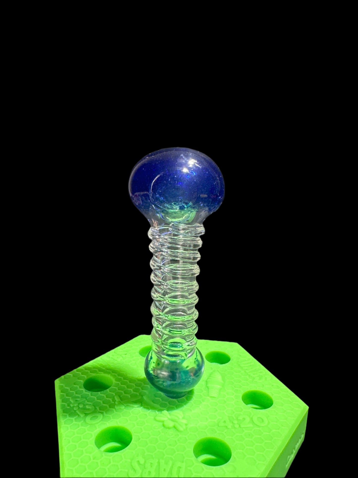 BLUE AND CLEAR SPIRAL GLASS HAND PIPE